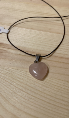 Pendentif coeur 15mm Quartz Rose sur cordon