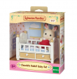 Le bébé Lapin Chocolat et le lit Sylvanian