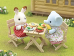 Sylvanian Families – La fille Éléphant son barbecue et Accessoires de Pique-nique