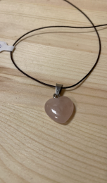 Pendentif coeur 15mm Quartz Rose sur cordon