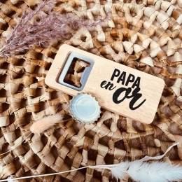 Décapsuleur en bois papa en or La vie en magenta