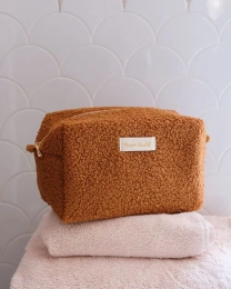 Grande Trousse de toilette Charlotte en moumoute Camel Maison scarlette